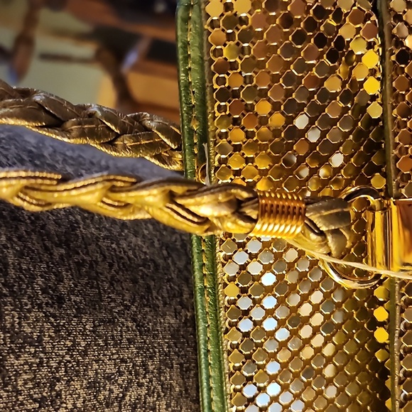 Y&S Original Gold Metallic Evening Bag with Sunglass & Coin Purse! - Picture 4 of 16